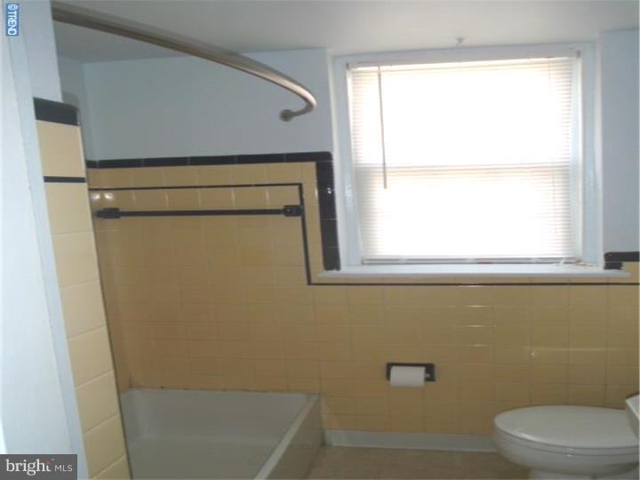 1373 Edgehill Road Darby, PA 19023 - Photo 15 of 22 Bathroom