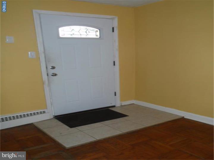 1373 Edgehill Road Darby, PA 19023 - Photo 6 of 22 Living Room