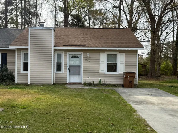 $1,395 | 307 Cedar Creek Drive, Jacksonville, NC 28540