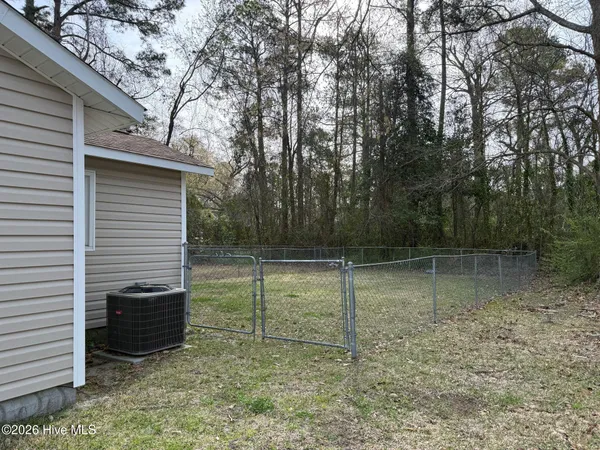 $1,395 | 307 Cedar Creek Drive, Jacksonville, NC 28540