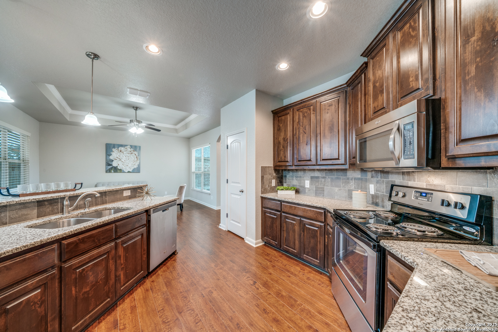 201 Greenway Drive Seguin, TX 78155 - Photo 9 of 25