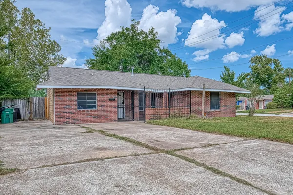 $1,650 | 5431 Willow Glen Drive, Houston, TX 77033