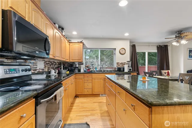 $675,000 | 26630 19th Avenue South, Des Moines, WA 98198