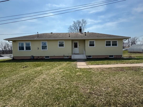 $250,000 | 310 Benton Street, Le Claire, IA 52753
