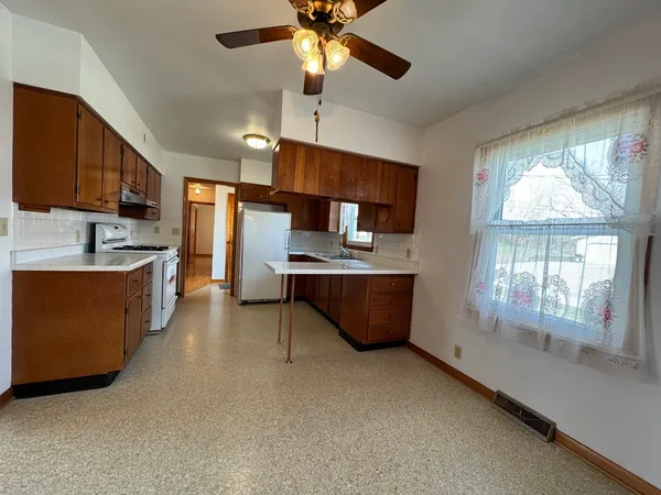 $250,000 | 310 Benton Street, Le Claire, IA 52753