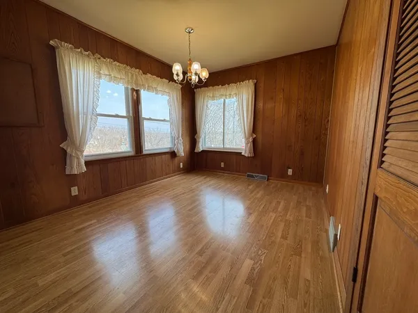 $250,000 | 310 Benton Street, Le Claire, IA 52753