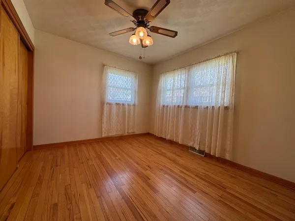$250,000 | 310 Benton Street, Le Claire, IA 52753