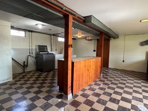 $250,000 | 310 Benton Street, Le Claire, IA 52753