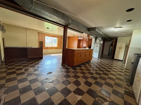 $250,000 | 310 Benton Street, Le Claire, IA 52753