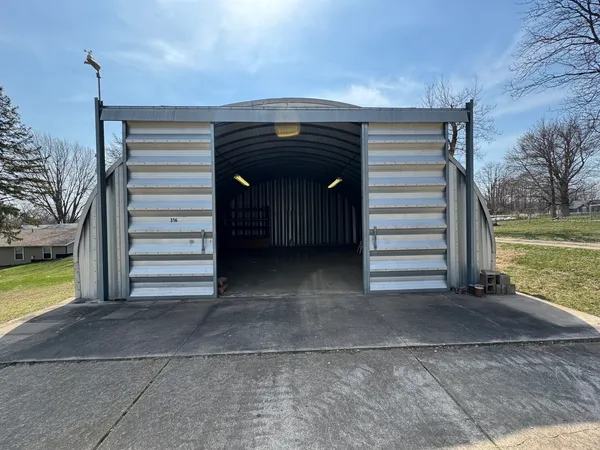 $250,000 | 310 Benton Street, Le Claire, IA 52753