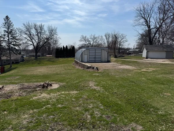 $250,000 | 310 Benton Street, Le Claire, IA 52753