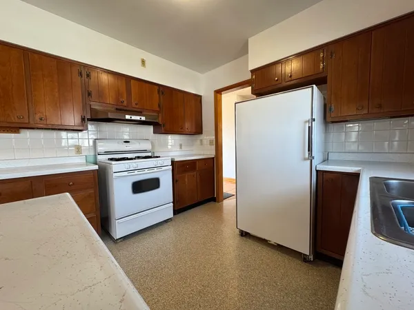 $250,000 | 310 Benton Street, Le Claire, IA 52753