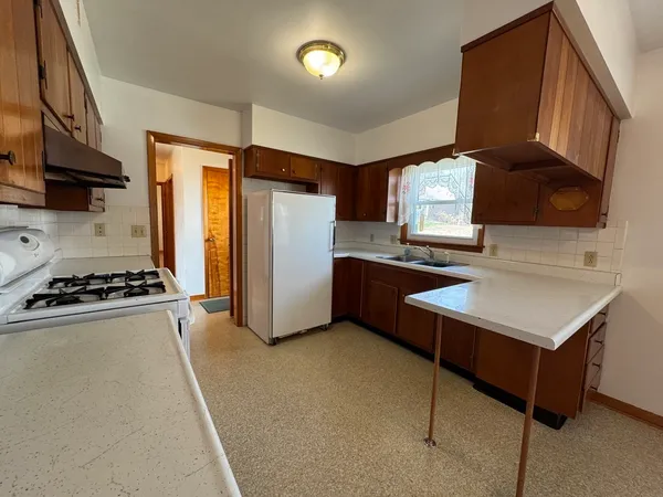 $250,000 | 310 Benton Street, Le Claire, IA 52753