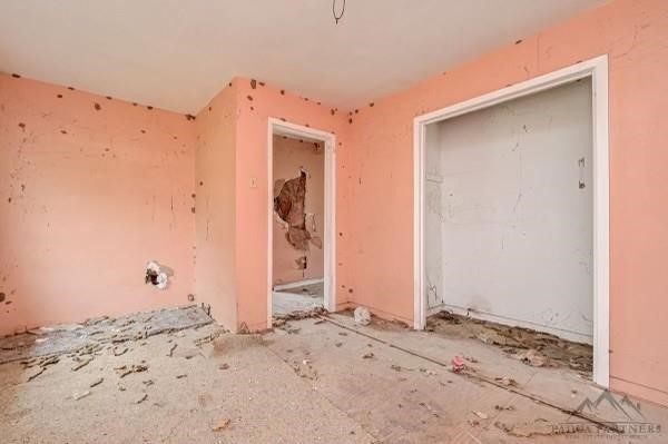 14317 Murray Road Houston, TX 77044 - Photo 5 of 8 a view of a room with a snow in the background
