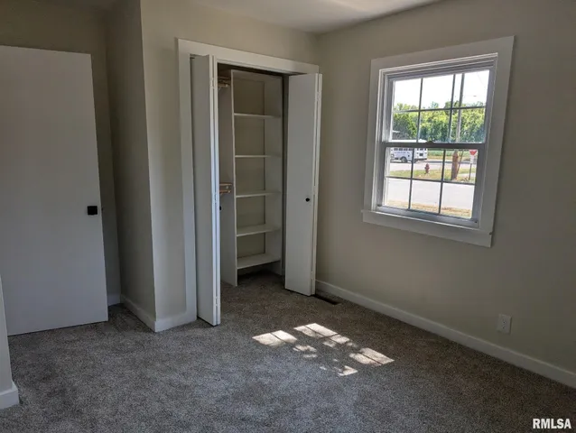 $145,000 | 515 South 6th Street, Elkville, IL 62932