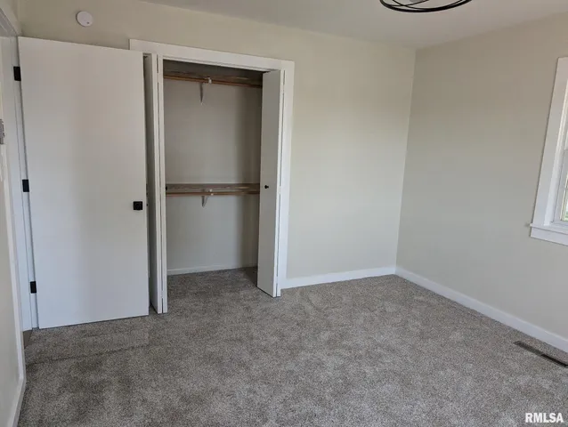 $145,000 | 515 South 6th Street, Elkville, IL 62932