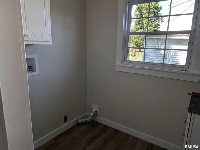 $145,000 | 515 South 6th Street, Elkville, IL 62932