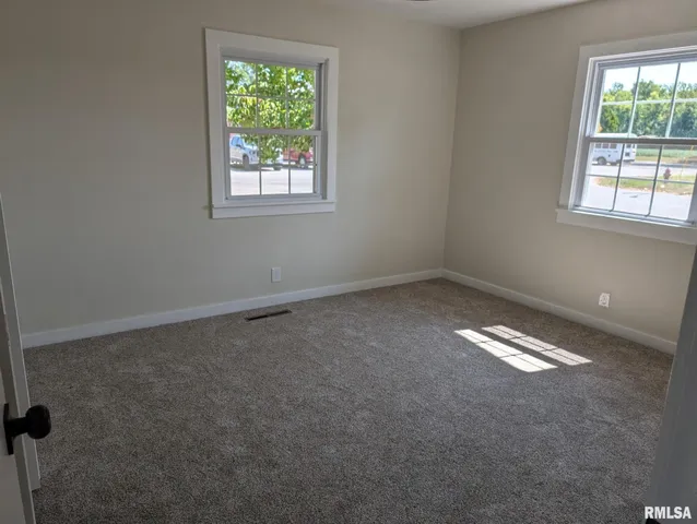 $145,000 | 515 South 6th Street, Elkville, IL 62932