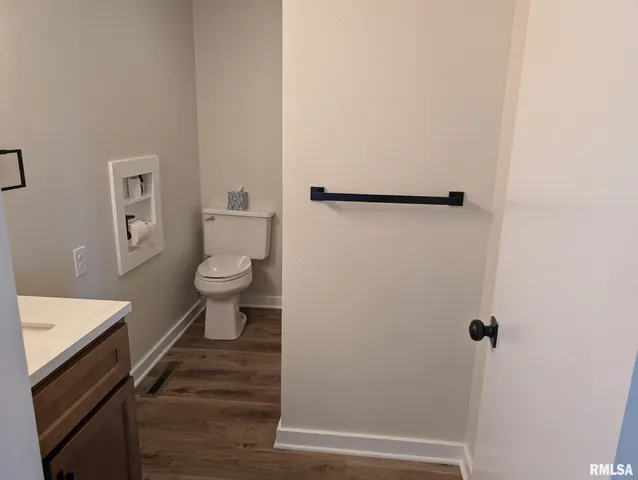 $145,000 | 515 South 6th Street, Elkville, IL 62932