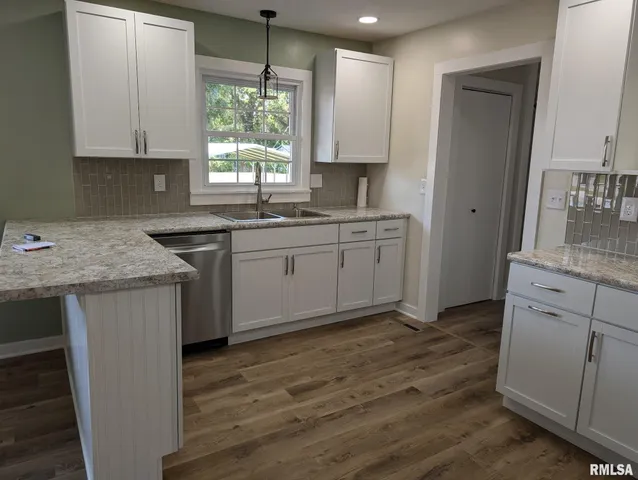 $145,000 | 515 South 6th Street, Elkville, IL 62932