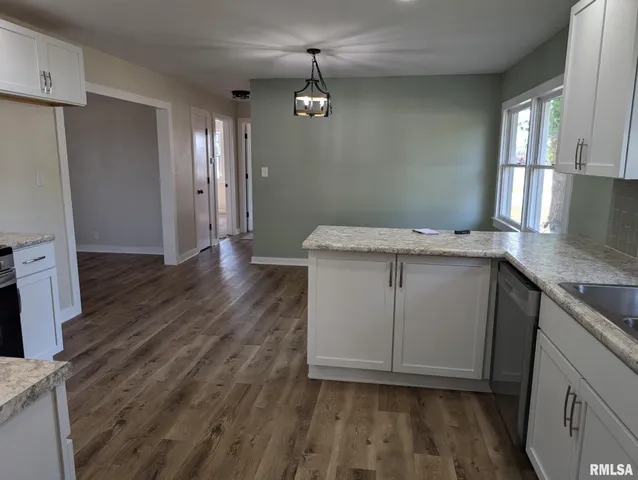 $145,000 | 515 South 6th Street, Elkville, IL 62932