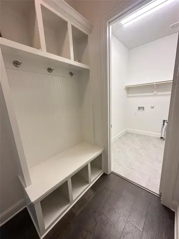 a view of an empty walk in closet