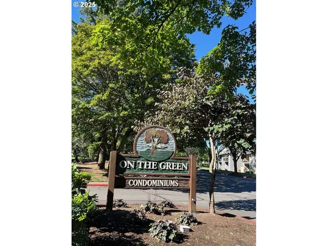 $295,000 | 10322 Southwest Trapper Terrace, Beaverton, OR 97008