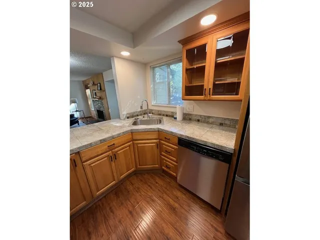 $295,000 | 10322 Southwest Trapper Terrace, Beaverton, OR 97008