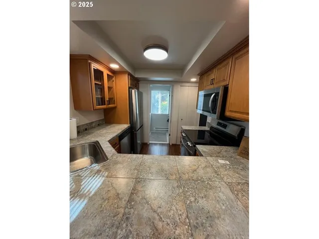 $295,000 | 10322 Southwest Trapper Terrace, Beaverton, OR 97008