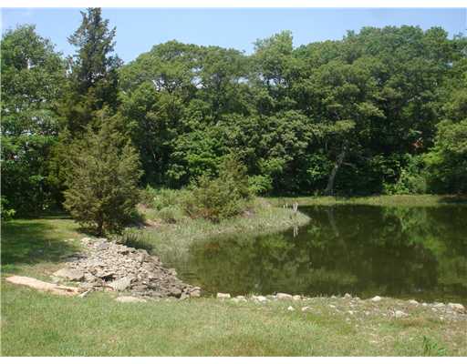 7 Touisset Road Warren, RI 02885 - Photo 10 of 12 Yard/Garden.