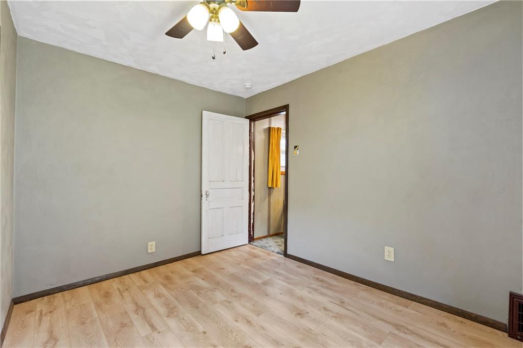 723 Freeport Road Creighton, PA 15030 - Photo 15 of 27 an empty room with a window