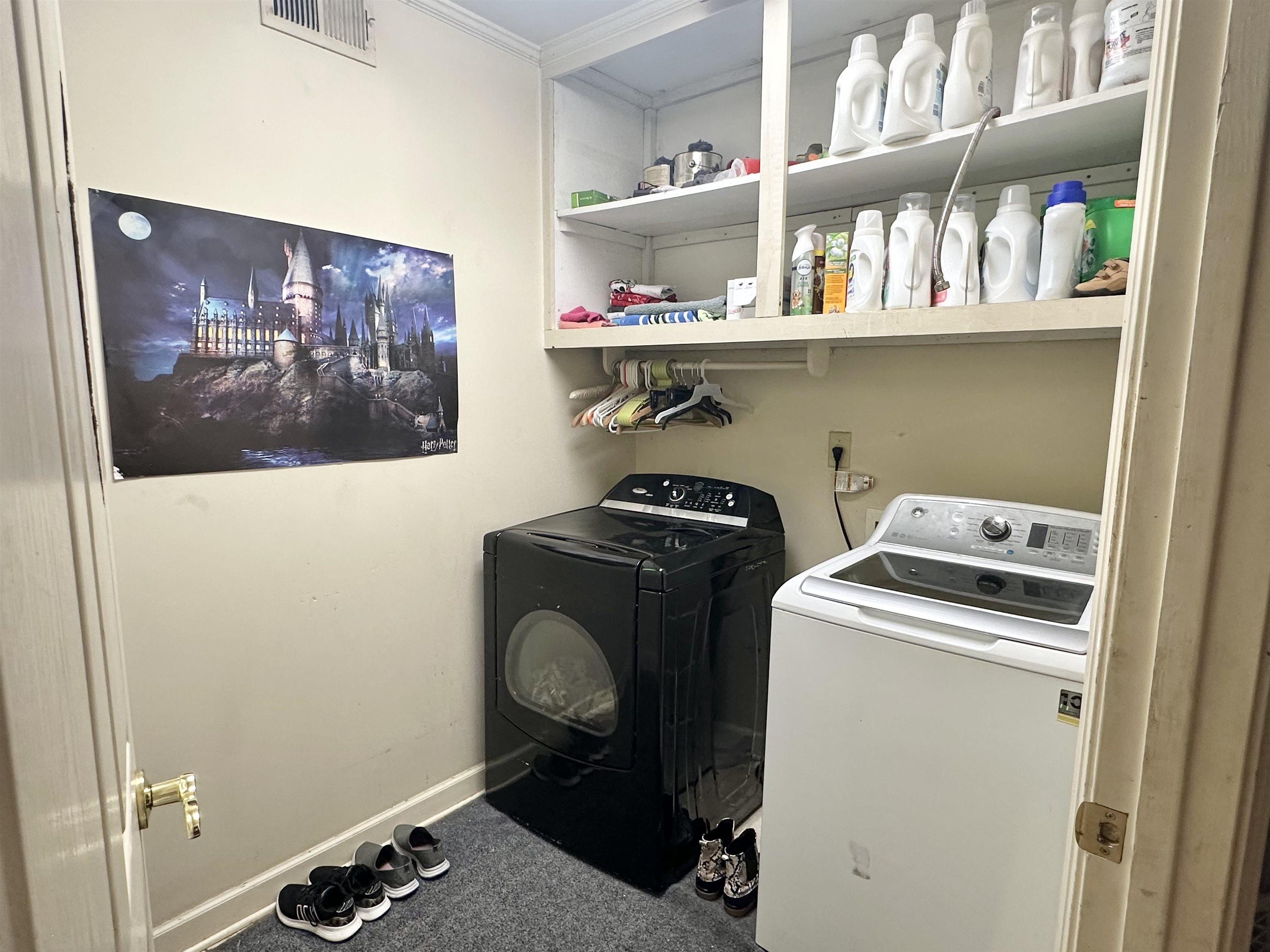 1226 Vaughn Road Memphis, TN 38122 - Photo 20 of 40 a utility room with dryer washer and dryer