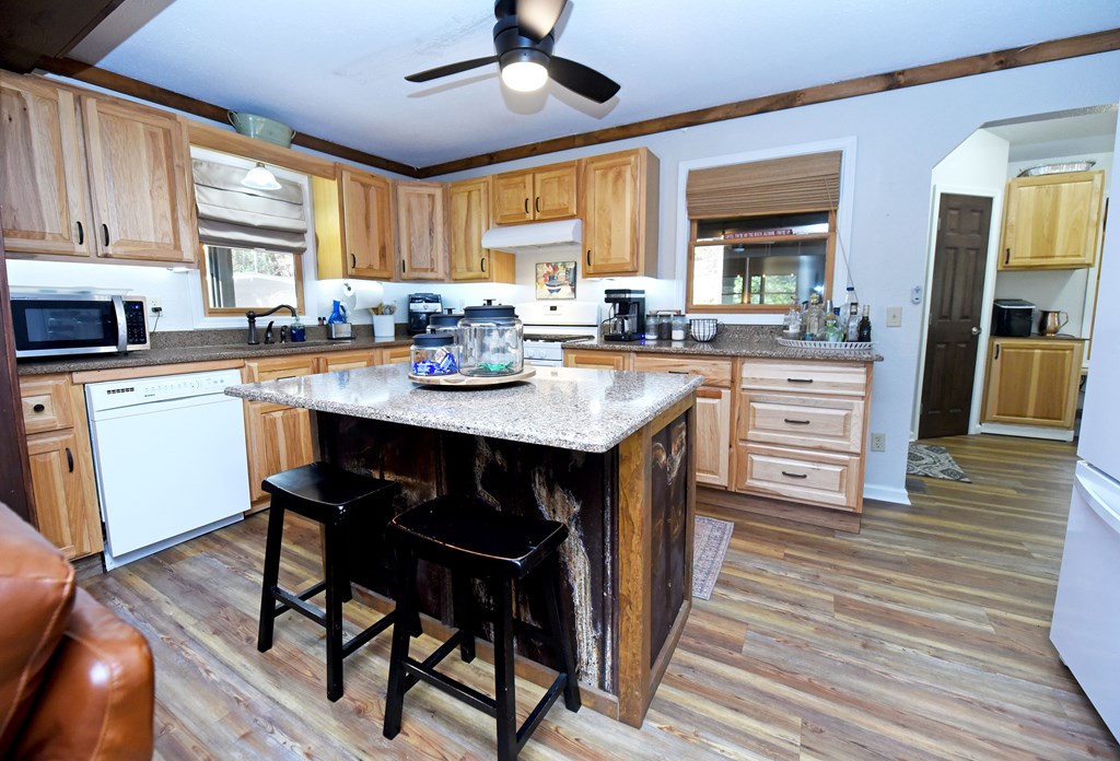 642 Everett Road Blairsville, GA 30512 - Photo 2 of 50