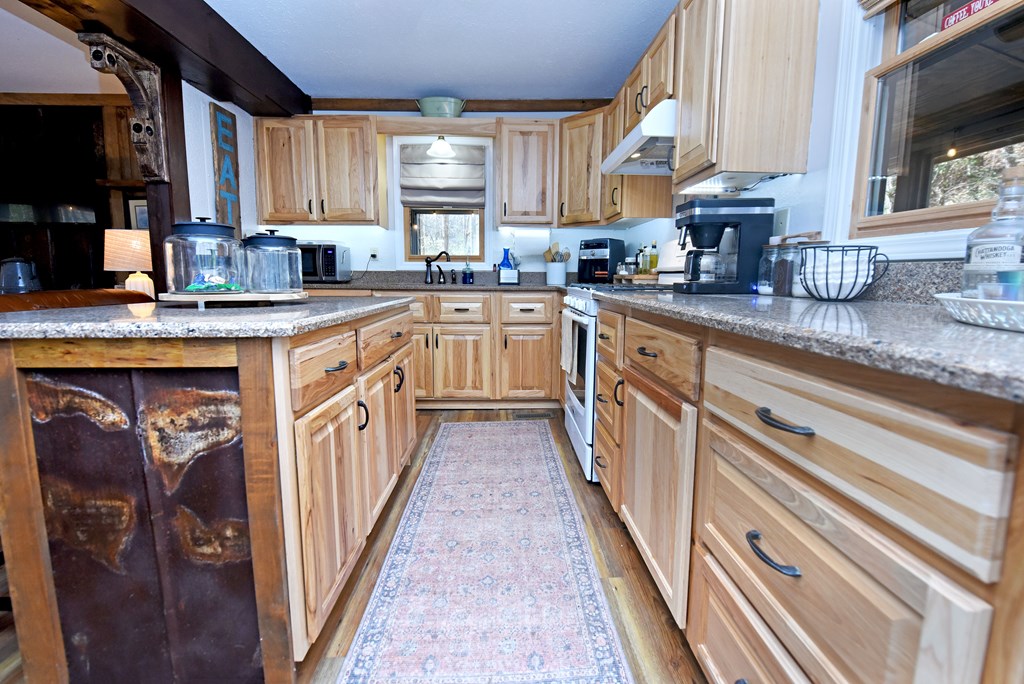 642 Everett Road Blairsville, GA 30512 - Photo 3 of 50