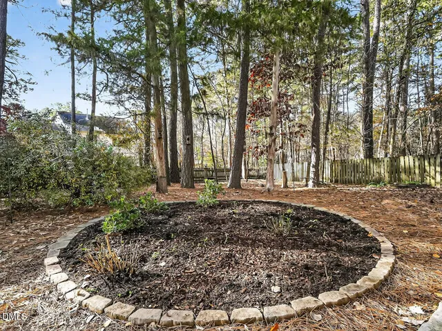 $525,000 | 5 Flagstaff Court, Durham, NC 27713