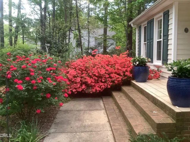 $525,000 | 5 Flagstaff Court, Durham, NC 27713