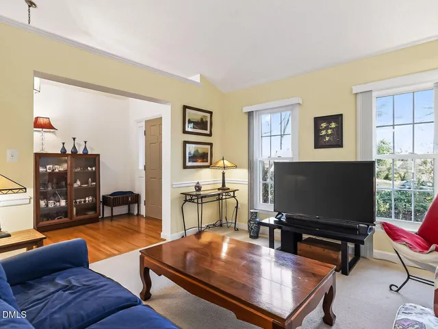 $525,000 | 5 Flagstaff Court, Durham, NC 27713