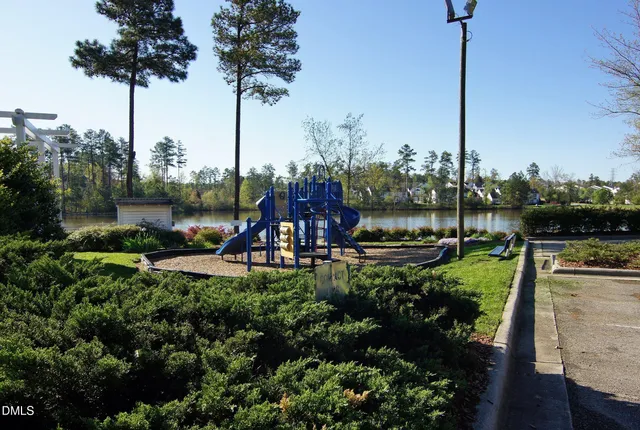 $525,000 | 5 Flagstaff Court, Durham, NC 27713