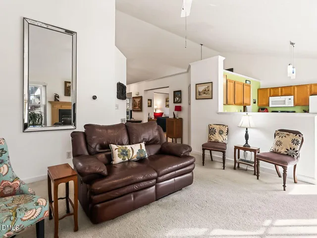 $525,000 | 5 Flagstaff Court, Durham, NC 27713