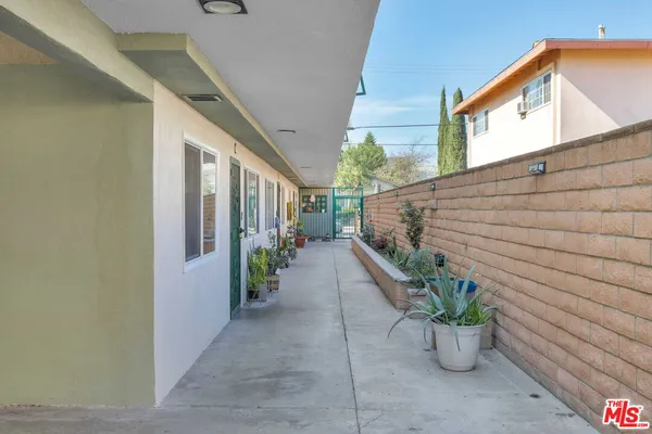 $1,695,000 | 6522 Bear Avenue, Bell, CA 90201