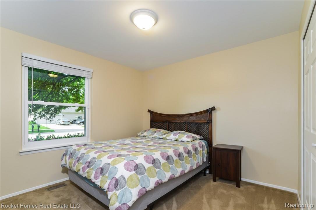 807 Hidden Ridge Drive Troy, MI 48083 - Photo 14 of 32 014-Bedroom-4271517-medium.jpg