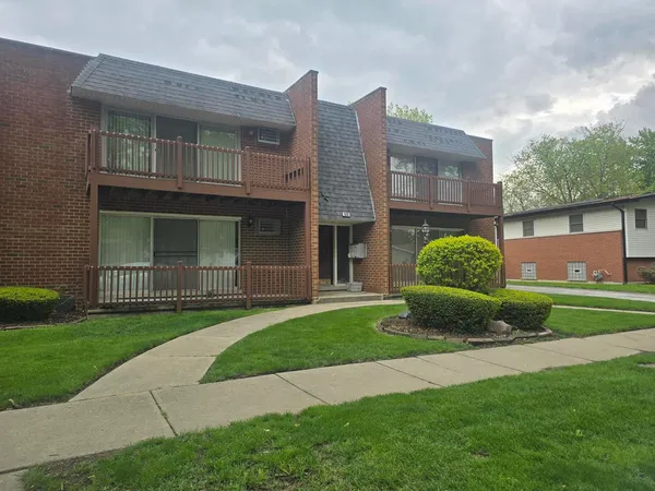 $150,900 | 523 North Pleasant Drive, Unit 2A, Glenwood, IL 60425