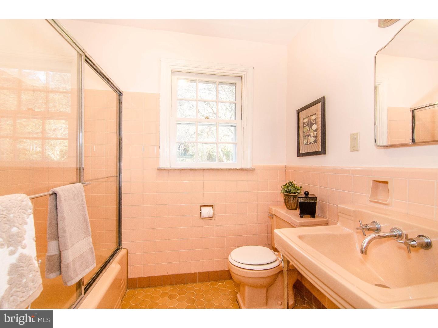 211 Sykes Lane Wallingford, PA 19086 - Photo 17 of 25 Gallery Image 17