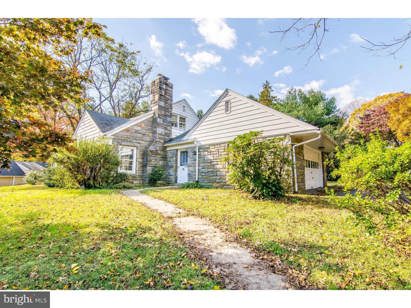 211 Sykes Lane Wallingford, PA 19086 - Photo 4 of 25 Gallery Image 4