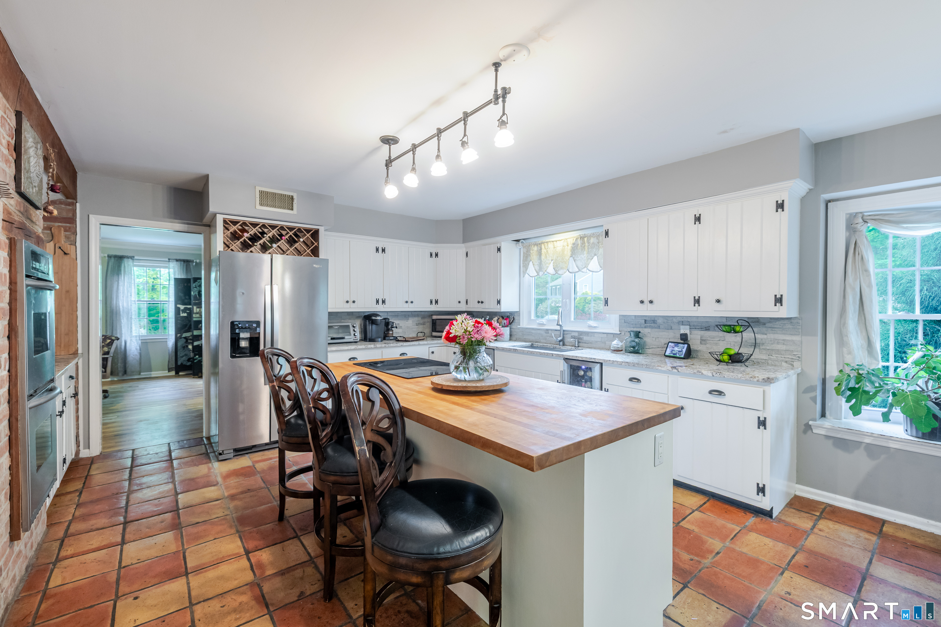 40 Echo Valley Road Newtown, CT 06470 - Photo 12 of 39