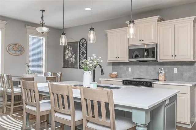 $615,000 | 25101 West 83rd Terrace, Lenexa, KS 66227