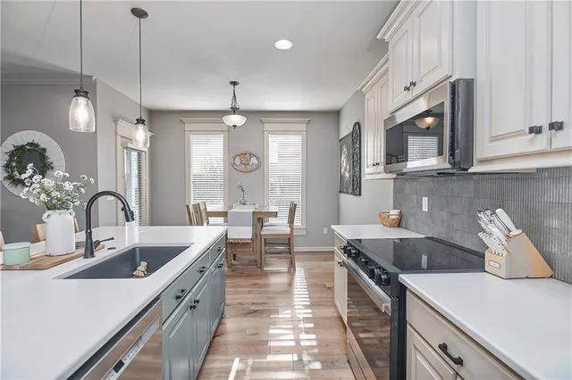 $615,000 | 25101 West 83rd Terrace, Lenexa, KS 66227