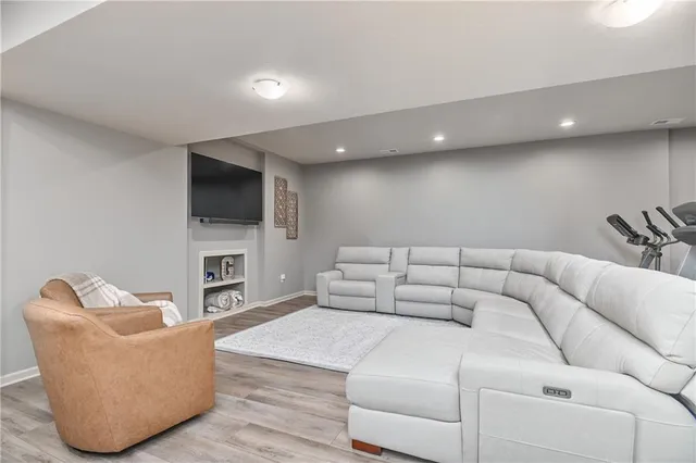 $615,000 | 25101 West 83rd Terrace, Lenexa, KS 66227