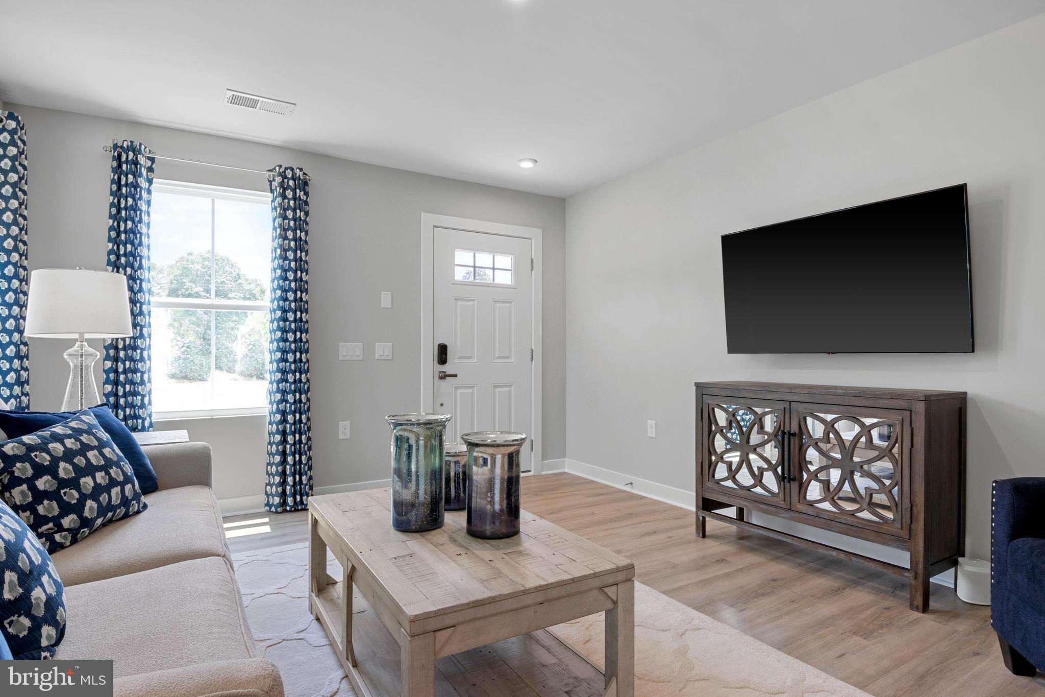 2500 Crown Point Circle Frederick, MD 21702 - Photo 3 of 34