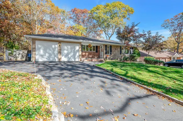 $5,500 | 23 Princeton Drive, Dix Hills, NY 11746